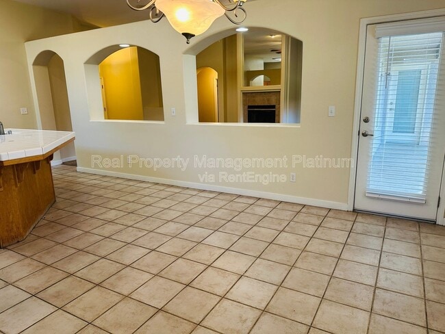 Photo - 2012 Riverview Dr