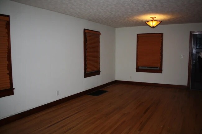 Photo - 708 N Washington St