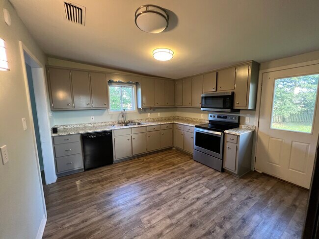 Photo - 14742 South Blvd