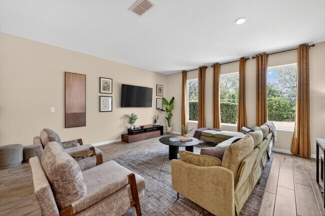 Photo - 632 Benoi Dr