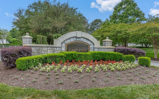 Photo - READY NOW!! 4-Bedroom Home w/Attached Garage! Pet Friendly - Fenced Backyard - MUST SEE!