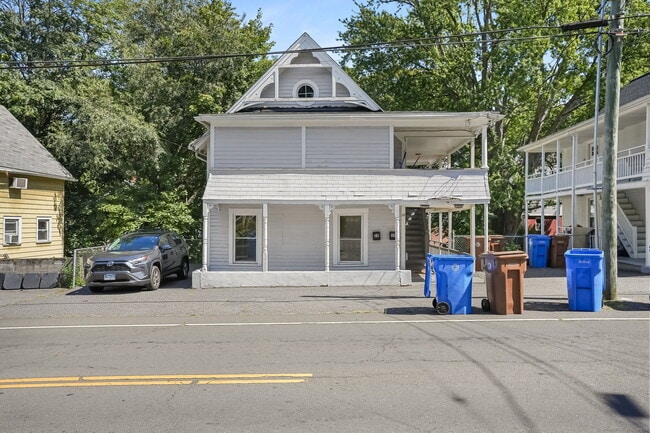 Building Photo - 28 Bridgeport Ave