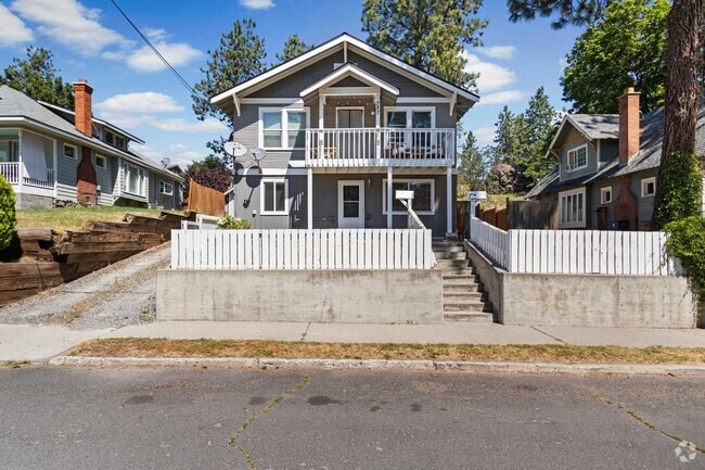 Building Photo - 727 E 9th Ave Unit B Rental