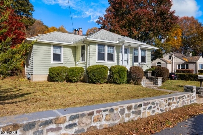 Photo - 111 W Shore Rd