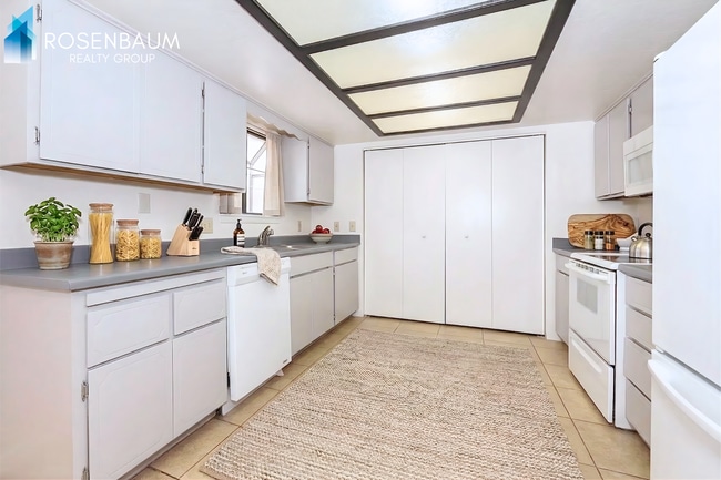 Photo - Gorgeous 5-bedroom, 2-baths single level home in Prescott Valley!