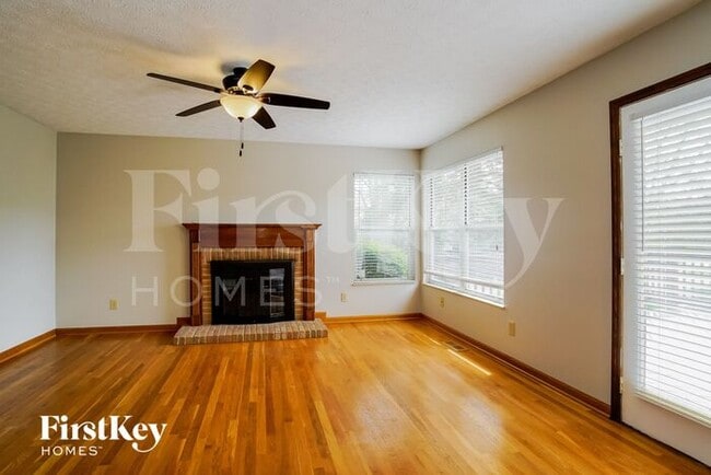 Photo - 3699 Fox Hunt Trail