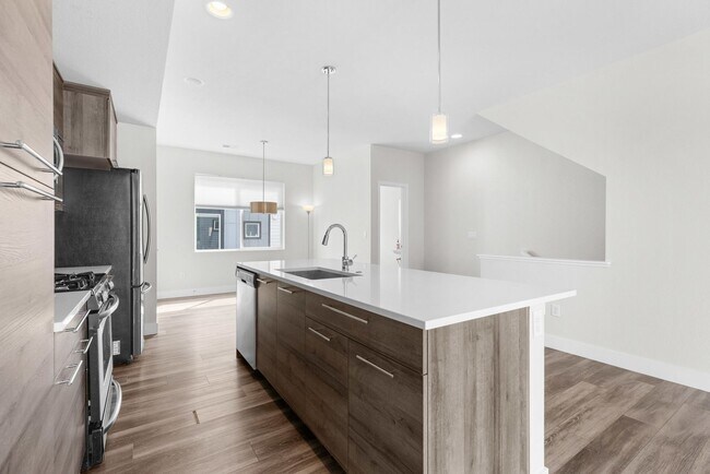 Photo - 1072 Eaton St