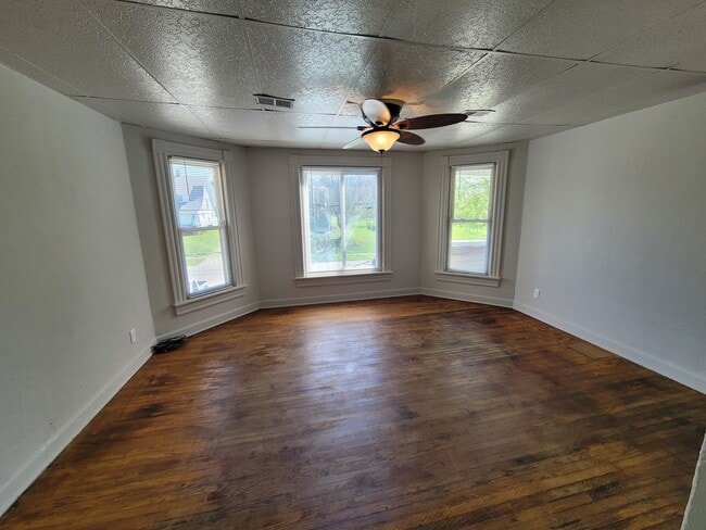 Living Room - 412 Fairview Ave Unit 412.5