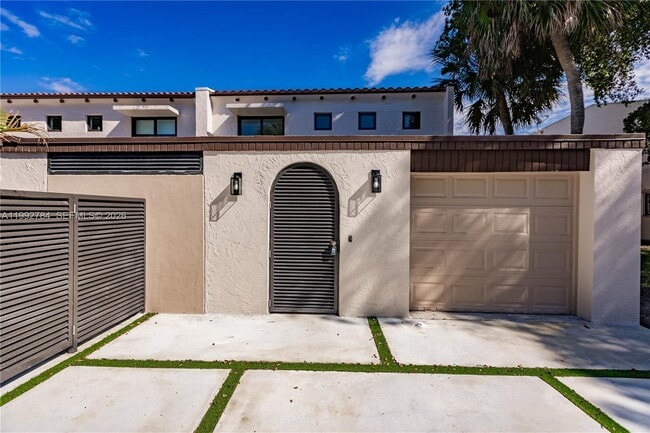 Building Photo - 7238 Jacaranda Ln