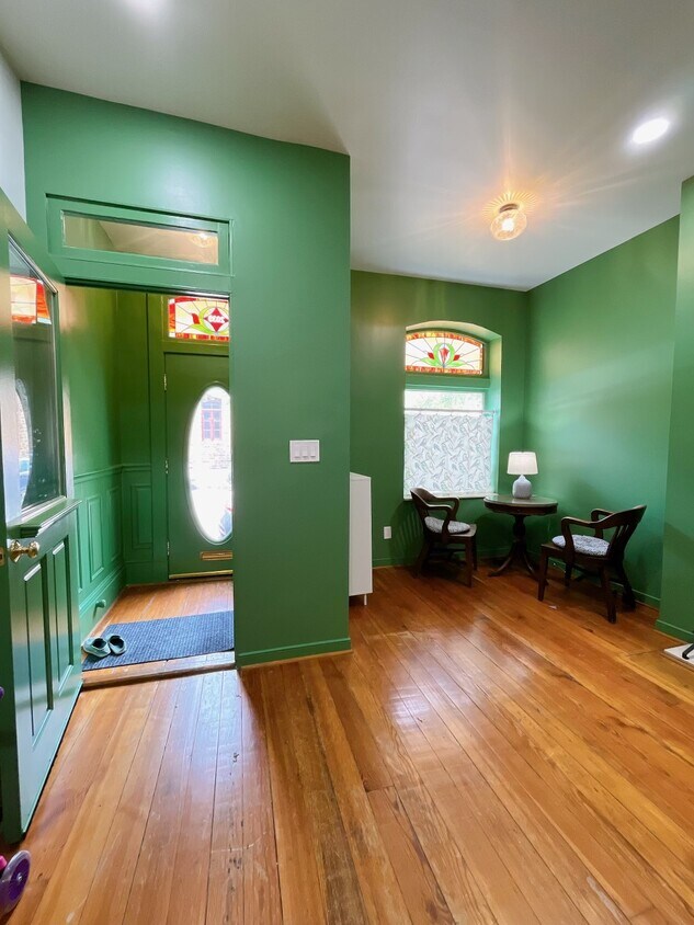Photo - 2039 E Lombard St (Baltimore, MD)