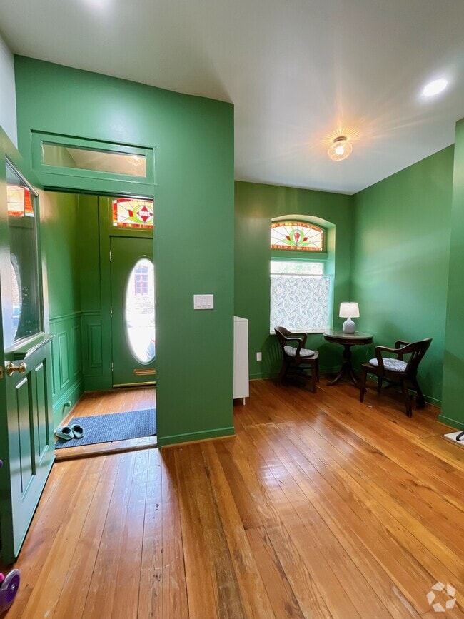 Building Photo - 2039 E Lombard St Rental