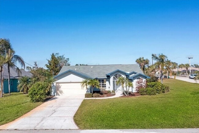 Photo - 527 Rotonda Cir