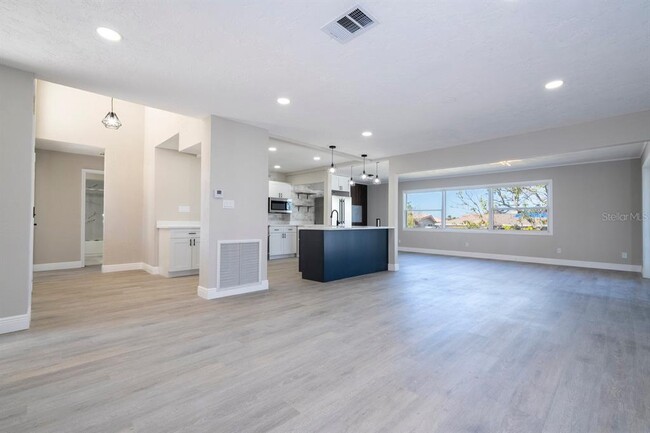 Photo - 809 59th Ave