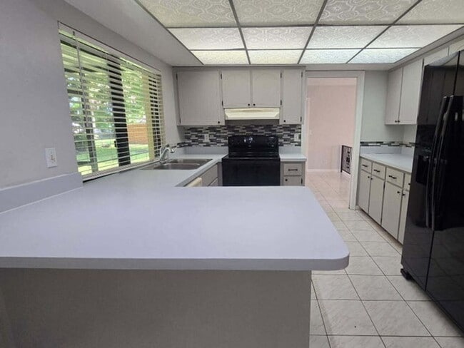 Building Photo - 6504 Heather Way Rental