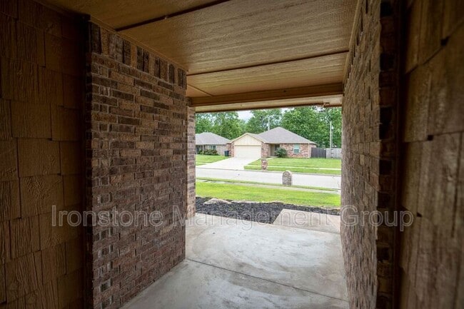Photo - 120 W Dogwood St