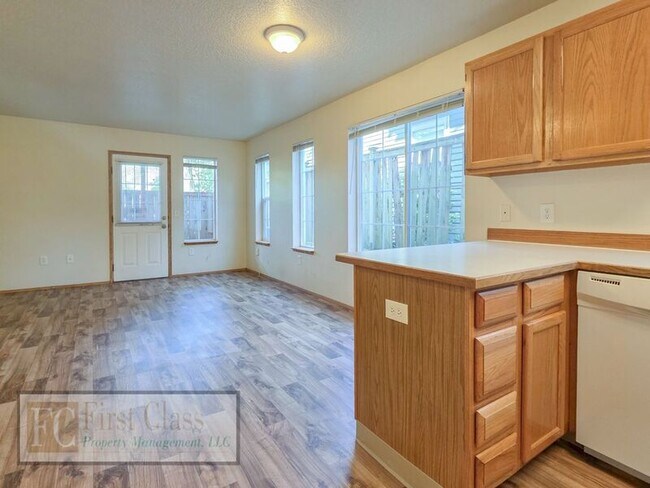 Photo - 1908 NE 46th Ave