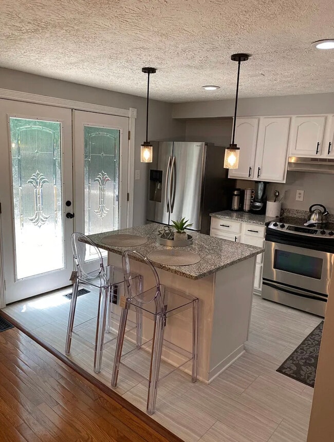 Building Photo - 7 Capland Ct