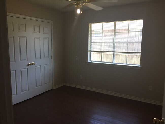Photo - 3608-3610 Glenna Unit 3610