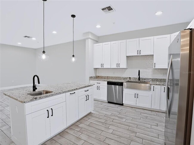 Photo - 2233 E Kaley Ave
