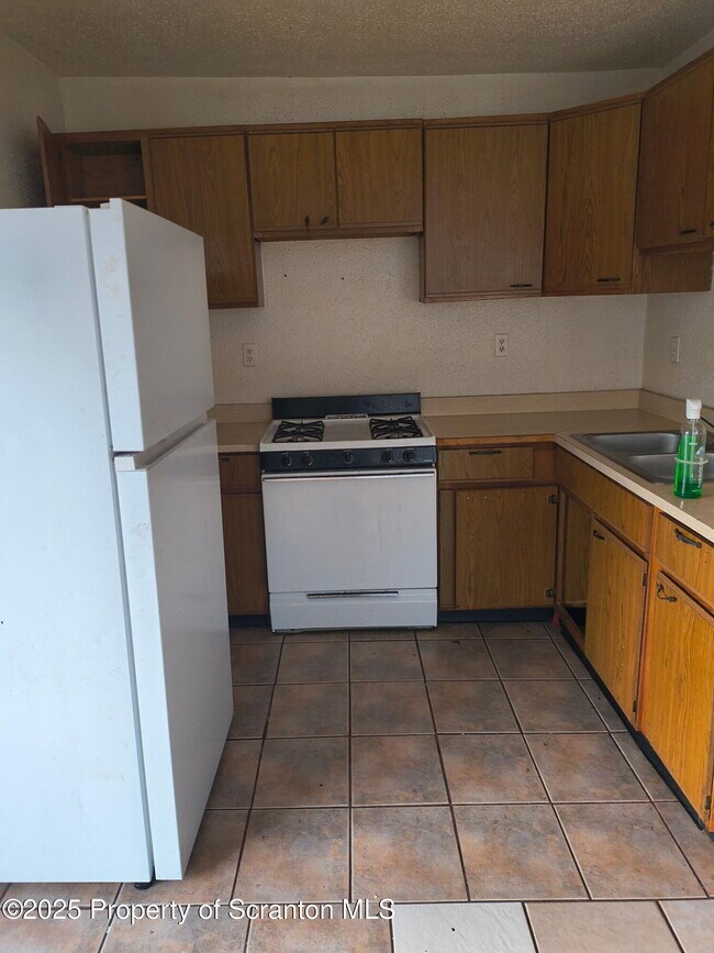 Photo - 2001 Price St