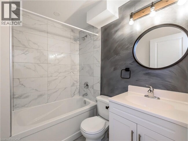 Photo - 35 Niagara St Unit 8