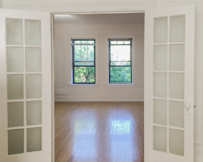 Photo - 4602 N Winchester Ave Unit 3