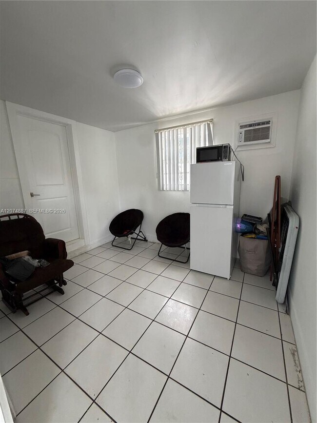 Photo - 1864 NW 27th St Unit B