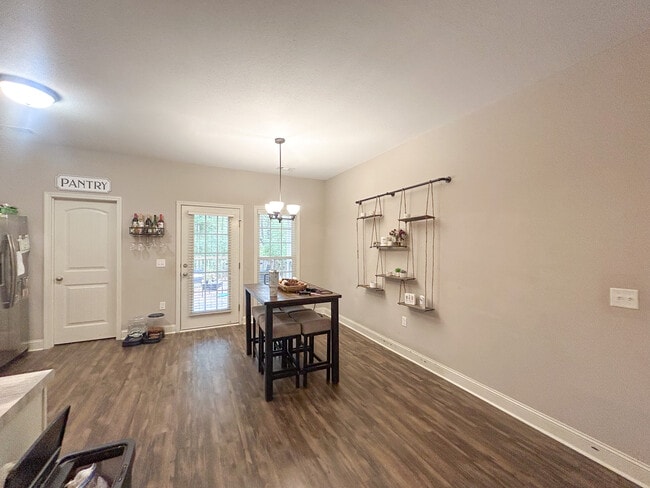 Photo - 101 Sweet Briar Trail