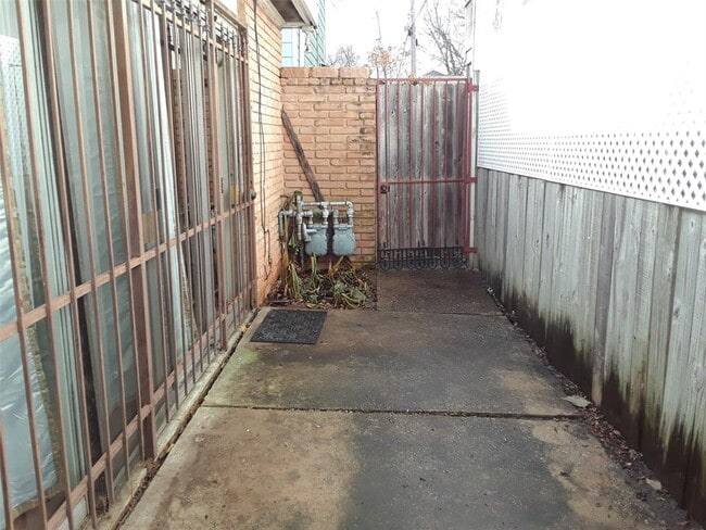 Patio - 1612 Colquitt St Unidad 1