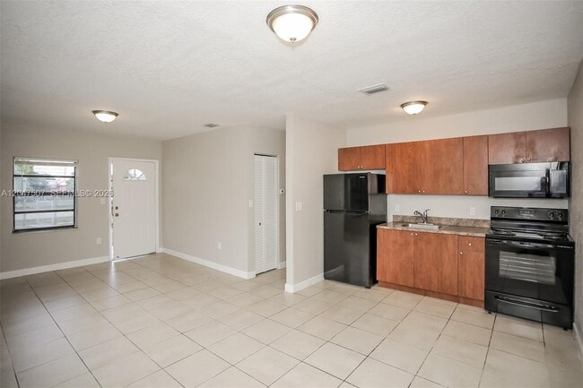 Photo - 14640 Tyler St