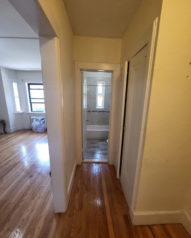 72 W Hudson Ave