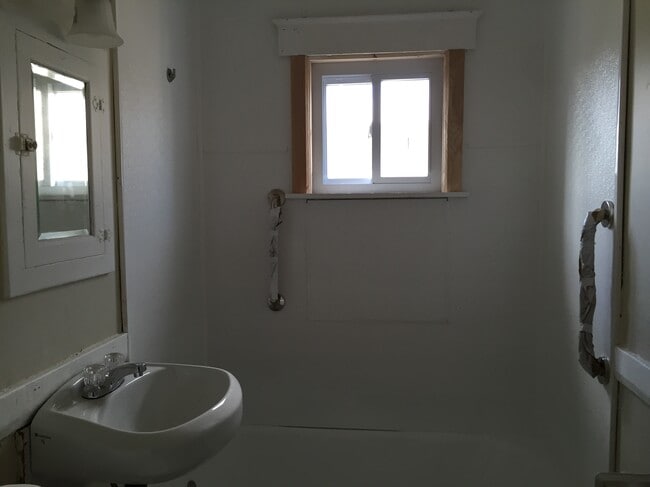 Photo - 50 Louis St Unit 3