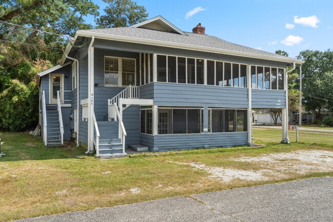 Photo - 320 Hallock St