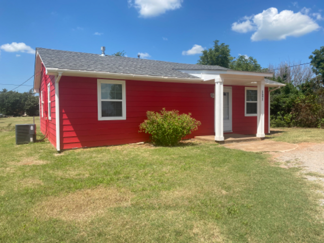 Photo - 121 C St House
