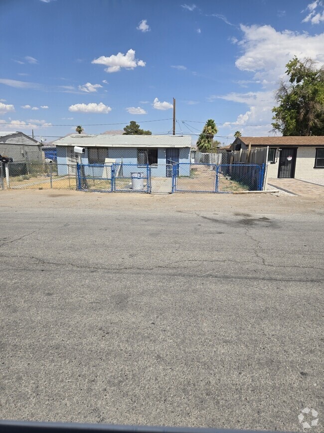 Building Photo - 1132 Laurel Ave Rental