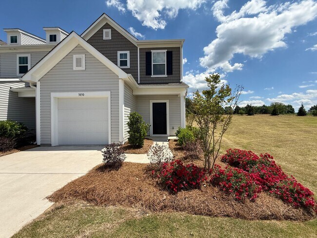 Photo - 3 Bedroom Townhome minutes from I-85 - AVA...