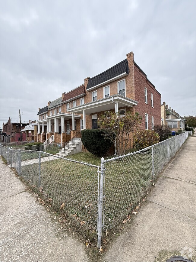 Building Photo - 1506 N Rosedale St Rental