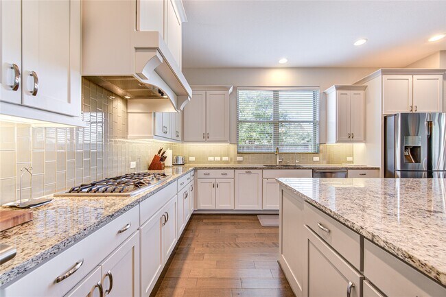 Photo - 2403 Juniper Bnd