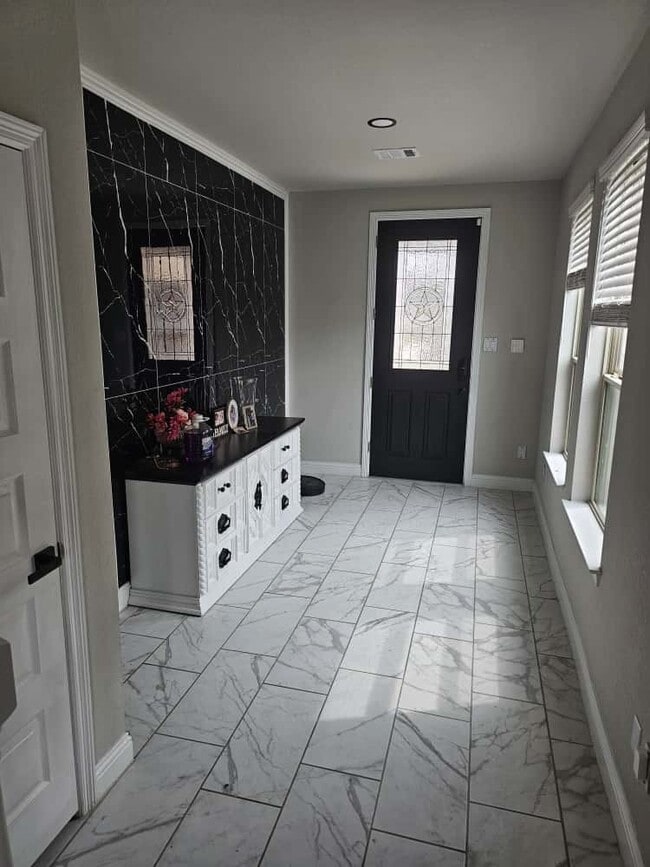 Photo - 100 Wedgewood Trce Ln