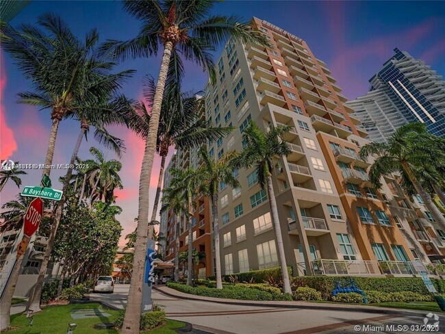 Building Photo - 2000 N Bayshore Dr Unit 402 Rental