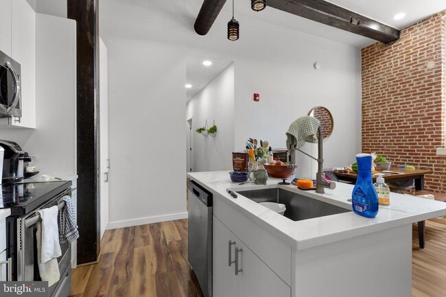 Photo - 2045 Trenton Ave Unit 201