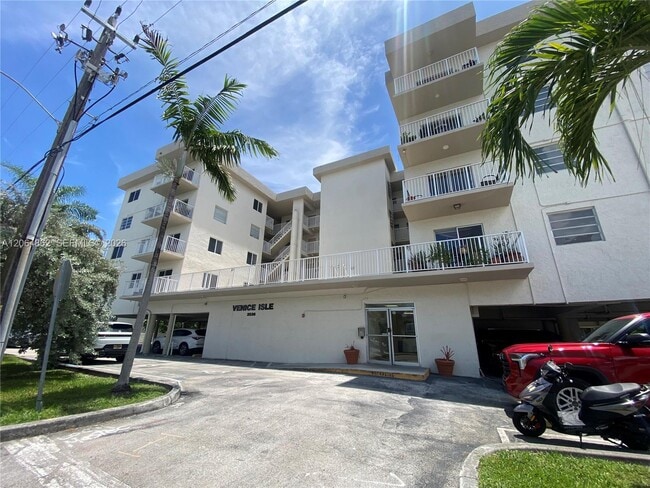 Building Photo - 3536 NE 168th St Unit 301