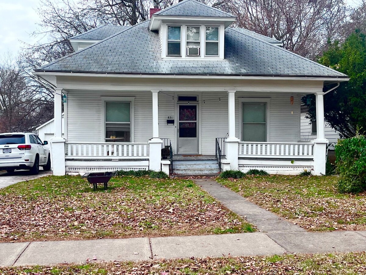 Cozy 3 Bedroom, 1 Bath Home - Cozy 3 Bedroom, 1 Bath Home