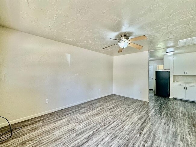 Photo - 528 N Baumann Ave