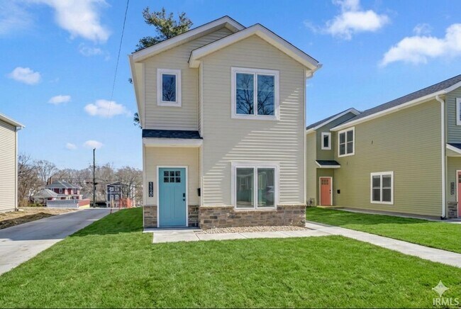 Photo - 1112 N Woodburn Ave