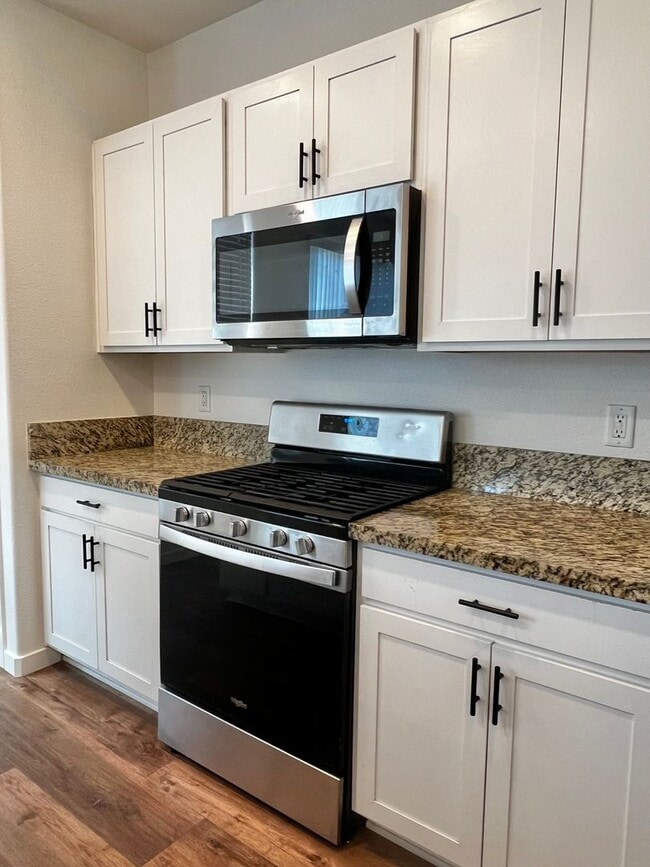 4706 Black Falcon Way Stunning Sun Valle... Townhome Townhome