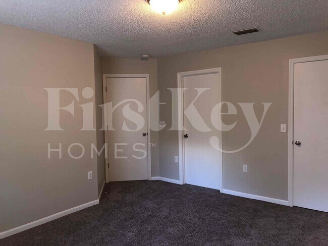 Photo - 2137 Featherwood Dr W