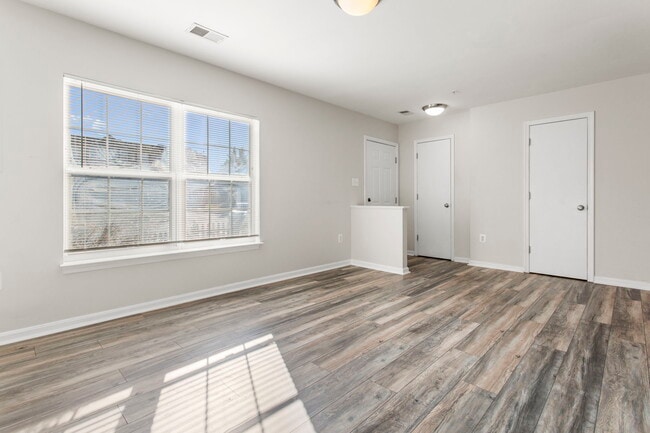 Photo - 5089 Stapleton Terrace