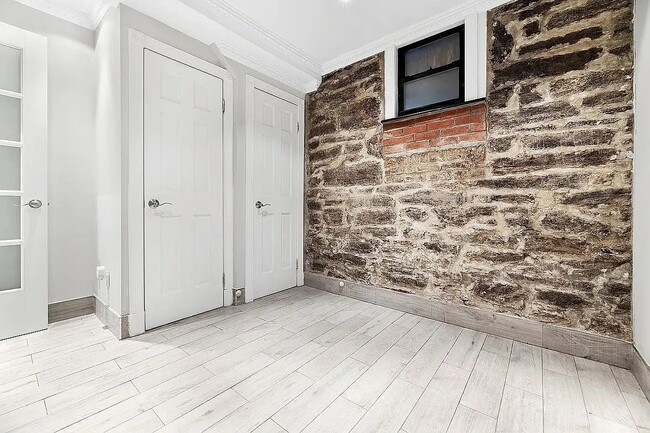 Photo - 47 1/2 East 1st Street Unit 2R