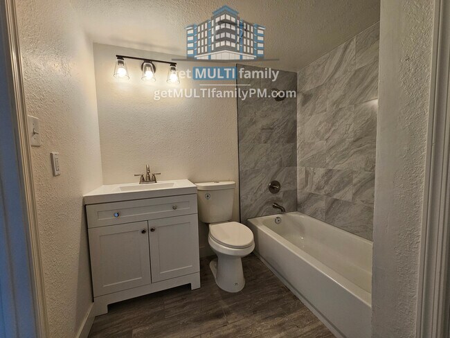 Photo - 2535 W Missouri Ave Unit 2